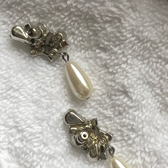 Rhinestone and Pearl Drop Pierced Earrings - Picture 3 of 4